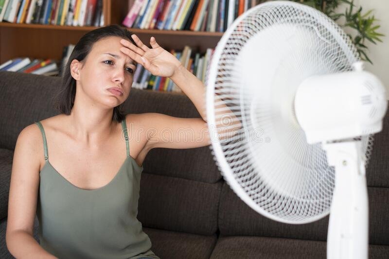 Вентилаторът се поставя на определено място в стаята, за да разхлажда най-добре