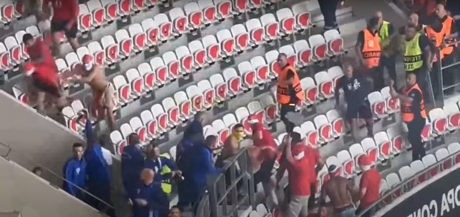 Фен се бори за живота си след жестокото меле преди Ница - Кьолн (ВИДЕО)