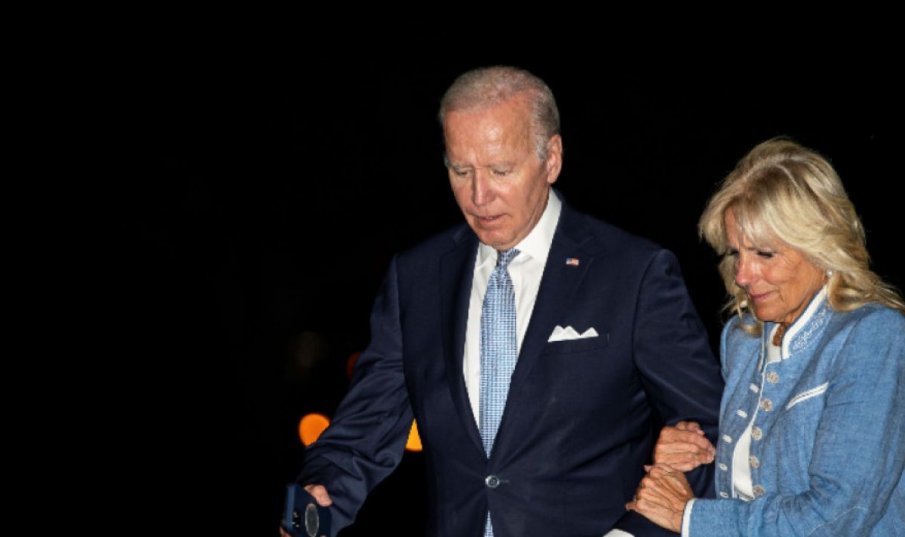 Джо Байдън и жена му отпразнуваха първия си Хелоуин в Белия дом (ВИДЕО)