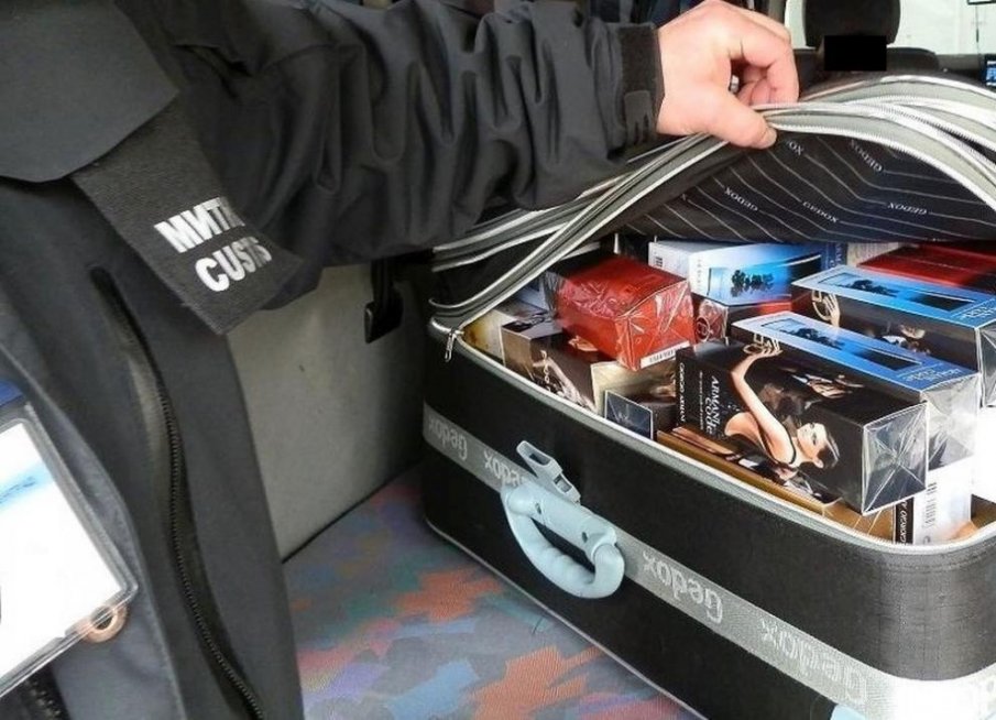 Иззеха близо 65 000 контрабандни парфюма на „Капитан Андреево“ (СНИМКИ)