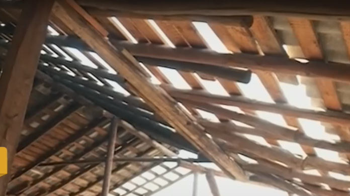 След бурята в Родопите: Отнесени покриви на къщи, активизирало се е свлачище над Бачковския манастир