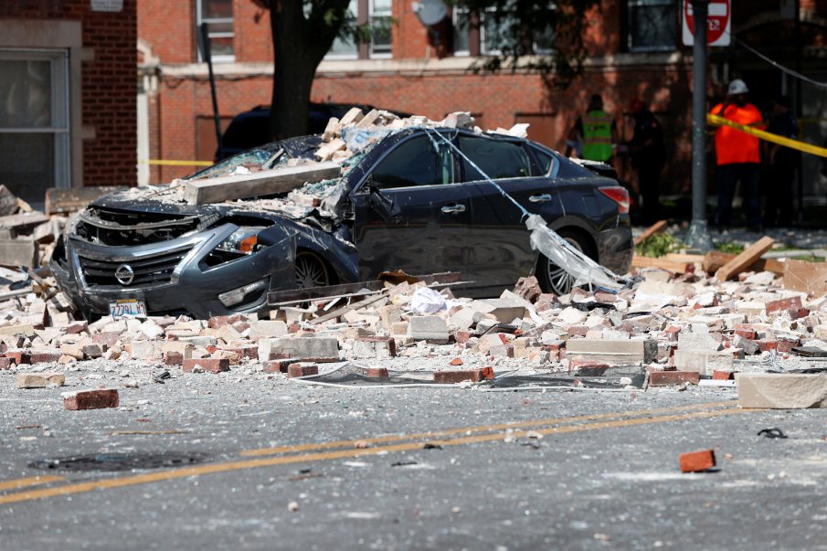 ИЗВЪНРЕДНО: Експлозия в Чикаго, 8 души са ранени (ВИДЕО)