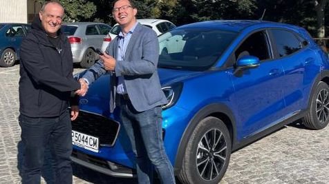 НАЙ-НАКРАЯ: Краси Радков дари колата от Капките