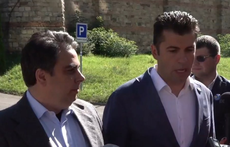 УНИКАЛНО ШОУ: Киро и Асен разказват пред Софийския затвор как ще арестуват отново Борисов. Ще пратим ГЕРБ в сградата зад нас! (ВИДЕО)