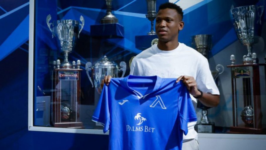 Новият нигериец в Левски прибира най-тлъстата пачка в отбора