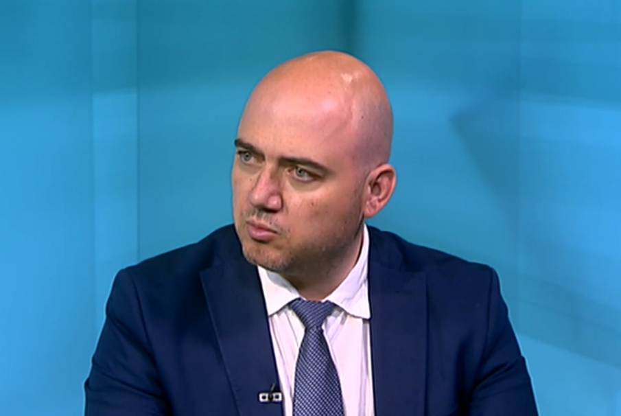 Илин Димитров: Поскъпването на визите за руски граждани вреди на туризма у нас