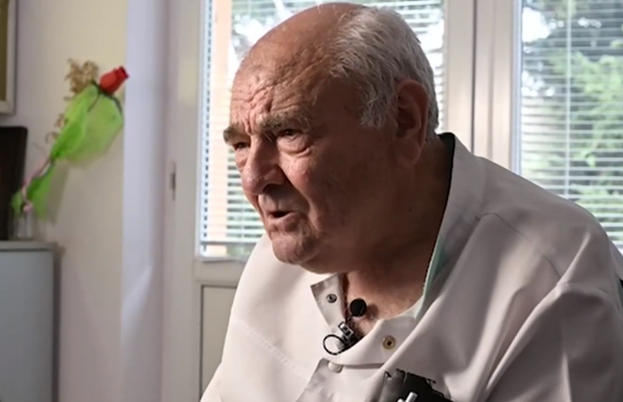 Кой е най-възрастният действащ лекар у нас