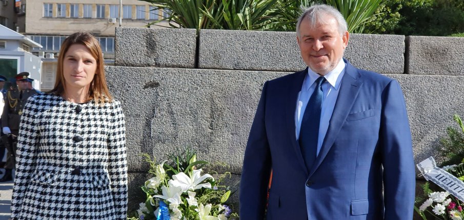 Румен Христов: Не може Паметникът на независимостта да е малък, а на Съветската армия да се извисява над София