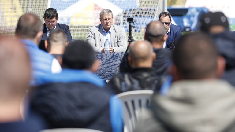 Подготвя се левскарска среща в Карлово