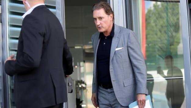 ВОЙНА ВЪВ ФУТБОЛА! Екипът на Бербатов призова Кирил Домусчиев да напусне БФС