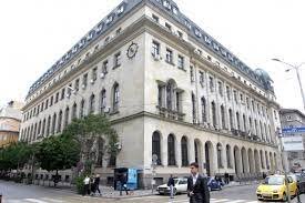 Сградата на Централна поща пострада след бурята