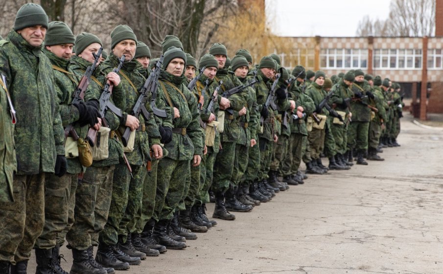 Мобилизацията в Русия: Получаваш униформа и оръжие, за оцеляването си се грижиш сам