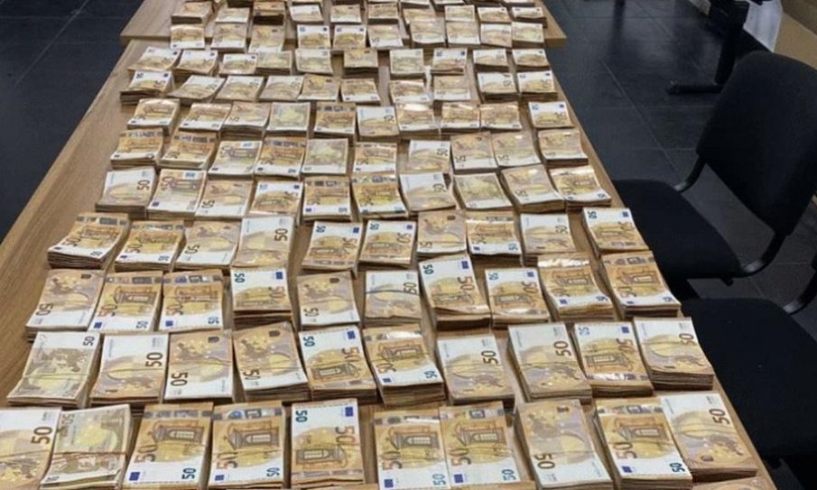 Рекордна сума контрабандни пари е задържана на Капитан Андреево