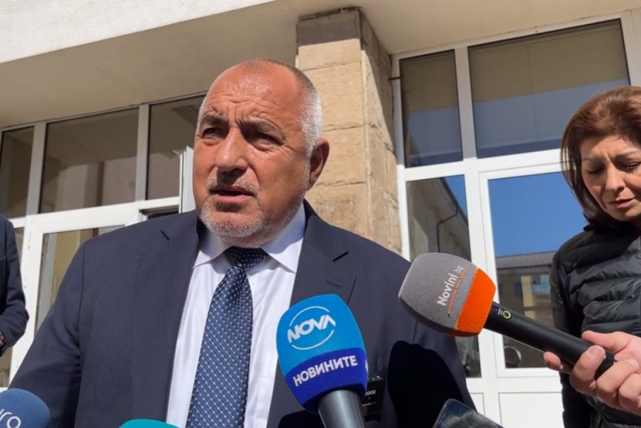 ПЪРВО В ПИК TV! Бойко Борисов гласува и направи реклама на Да, България пред урната (ВИДЕО/ОБНОВЕНА)