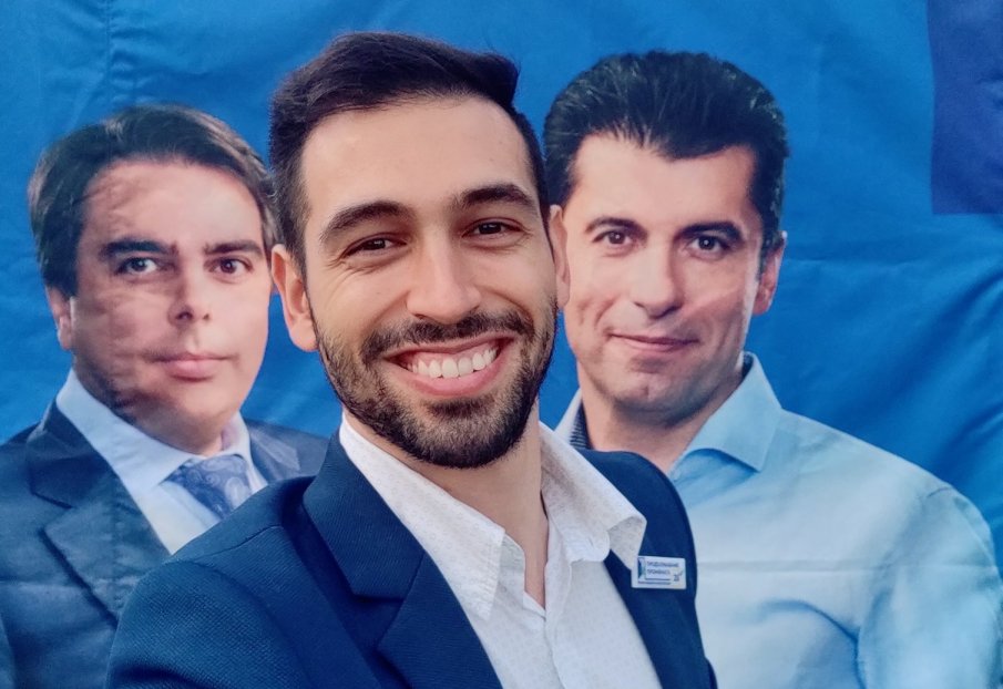 СИГНАЛ ДО ПИК! Човек на ПеПе-тата агитира в Плевен в деня за размисъл: Каня ви да ме подкрепите отново!