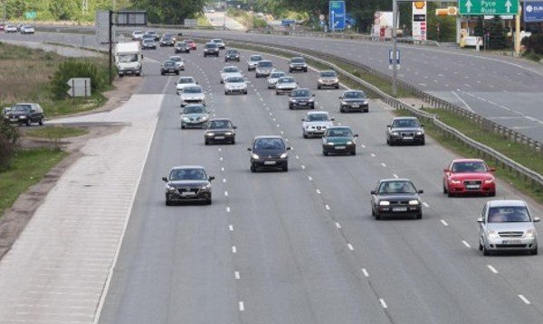 Приети са промени в Закона за пътищата