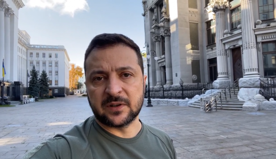 Зеленски за ударите: Опитват се да ни заличат от лицето на Земята (ВИДЕО)