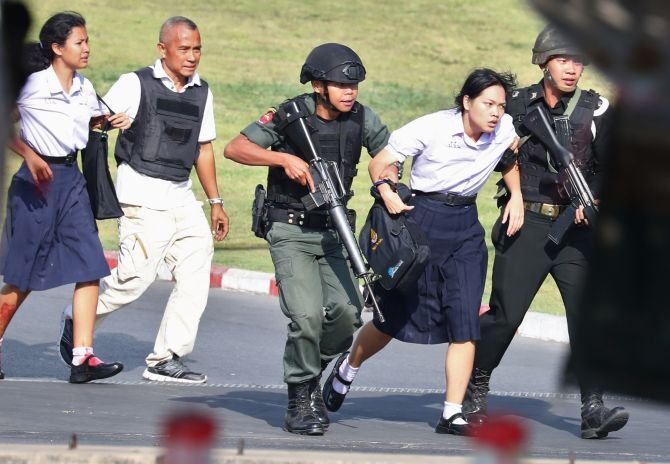 КАСАПНИЦА: Стрелба в детска градина в Тайланд, убитите са над 30 (ВИДЕО)