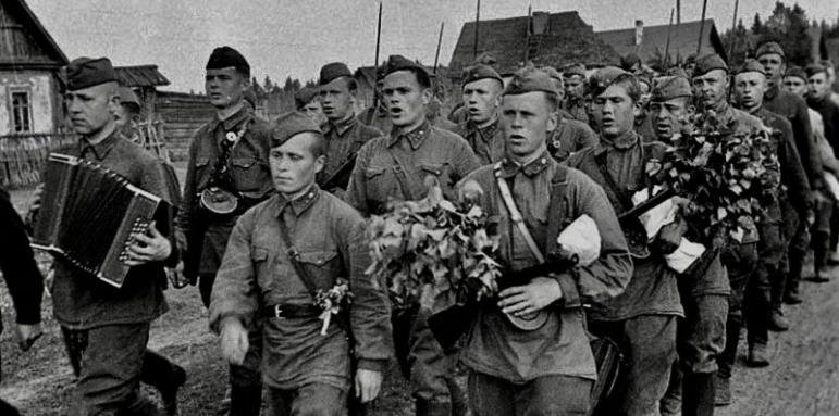 ИСТЕРИЯ В РУСИЯ: Скок в продажбите на книги за Втората световна война