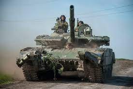 Русия хвърля в Украйна най-страшния танк на света (ВИДЕО)