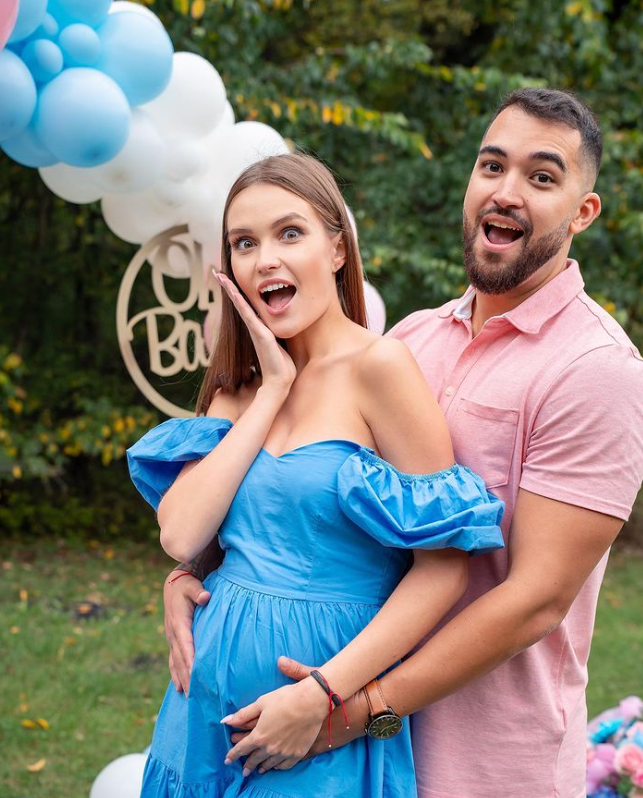 Мис България чака бебе от венецуелец