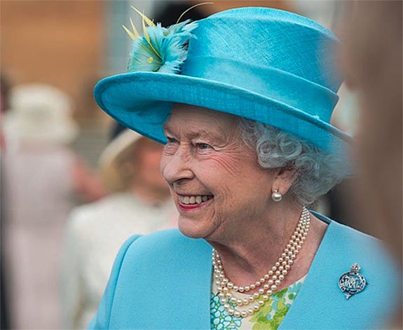 Вижте кой взе легендарните перли на кралица Елизабет II - не е Кейт