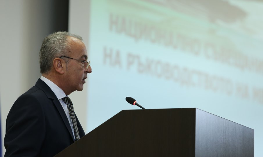 Гълъб Донев: Във войната на пътя се оглеждат травмите, с които живеем като общество – бедност, корупция, неграмотност