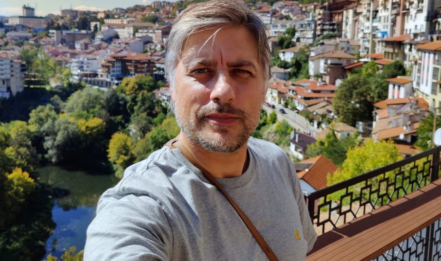 След като го изритаха от Сървайвър: Не е за вярване какво яхна Владо Карамазов (СНИМКА)