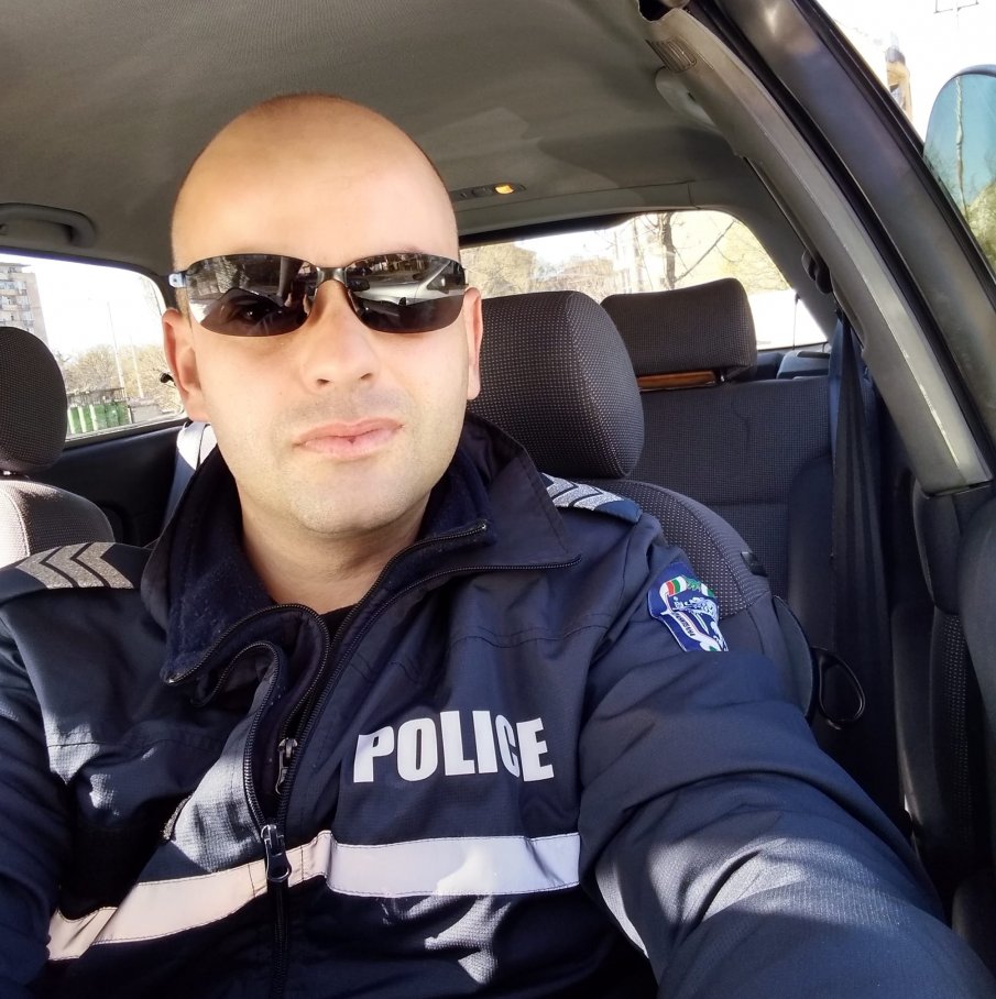 Дрогираният полицай от Дружба обжалва мярката си