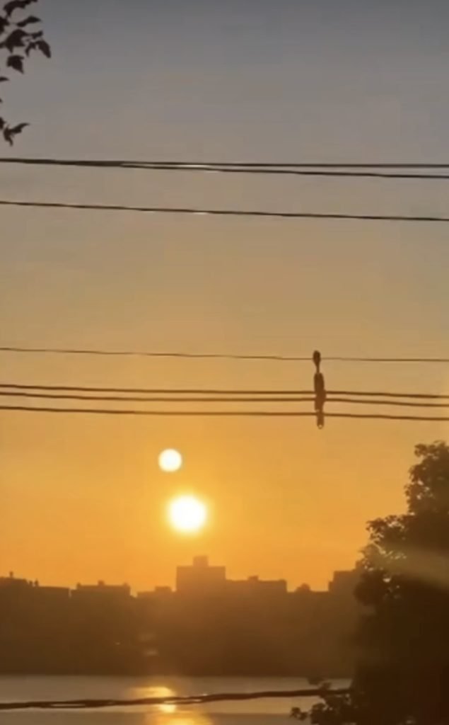 КАКВО СЕ СЛУЧВА?! Слънцето променя формата си и ние нямаме идея защо (СНИМКИ)