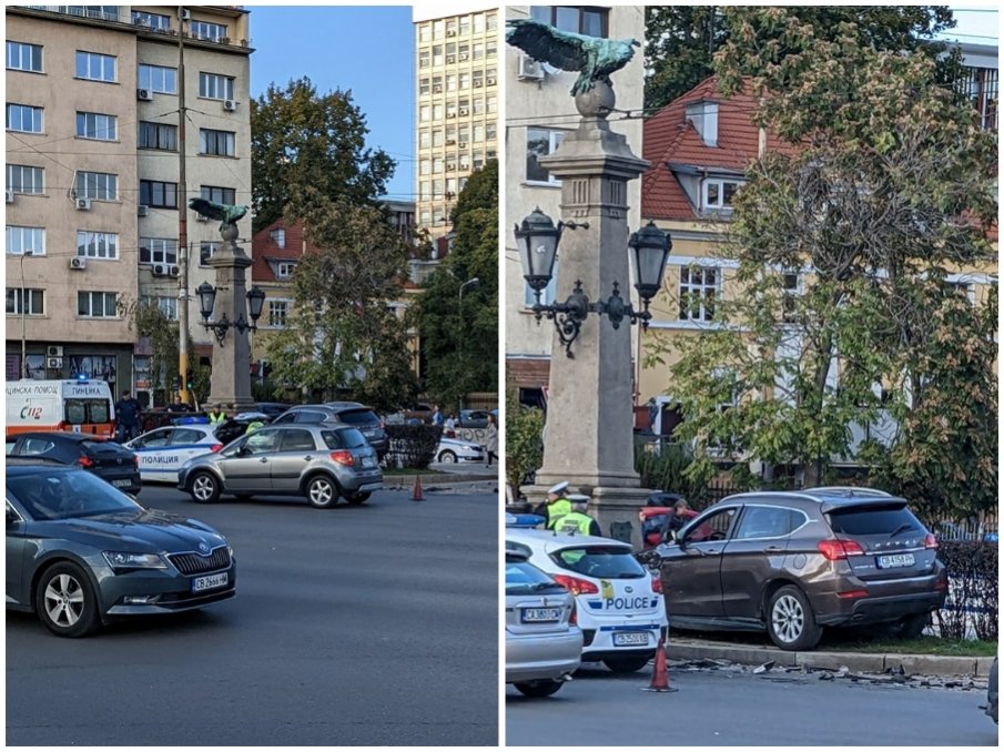 КАСКАДА: Два джипа се удариха в София, единият се заби в монумент на Орлов мост (СНИМКИ)