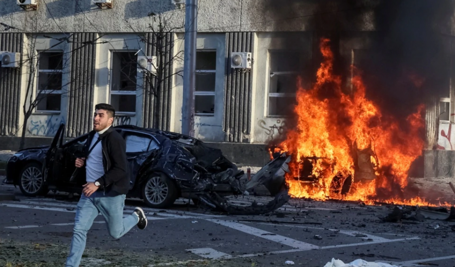 ВЪЗДУШНА АТАКА: Многобройни експлозии в Киев от дронове камикадзе