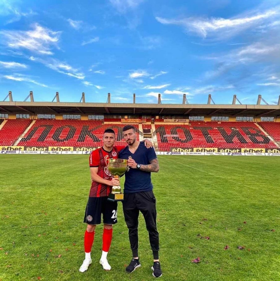 Младен Кръстаич следи ас на Локо (София)