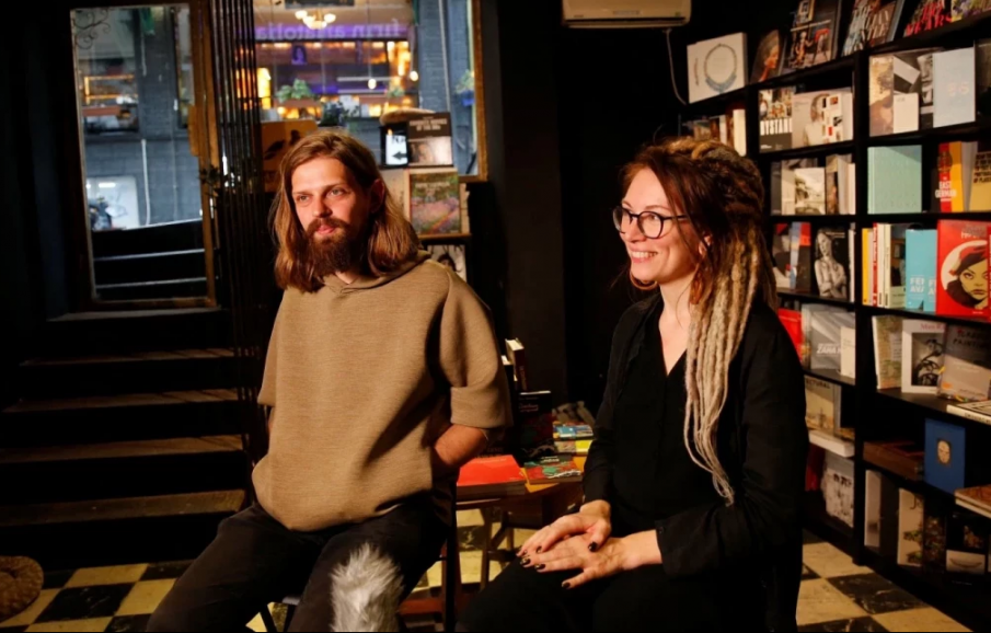 Книжарница в Истанбул приюти руско семейство, избягало от родината си