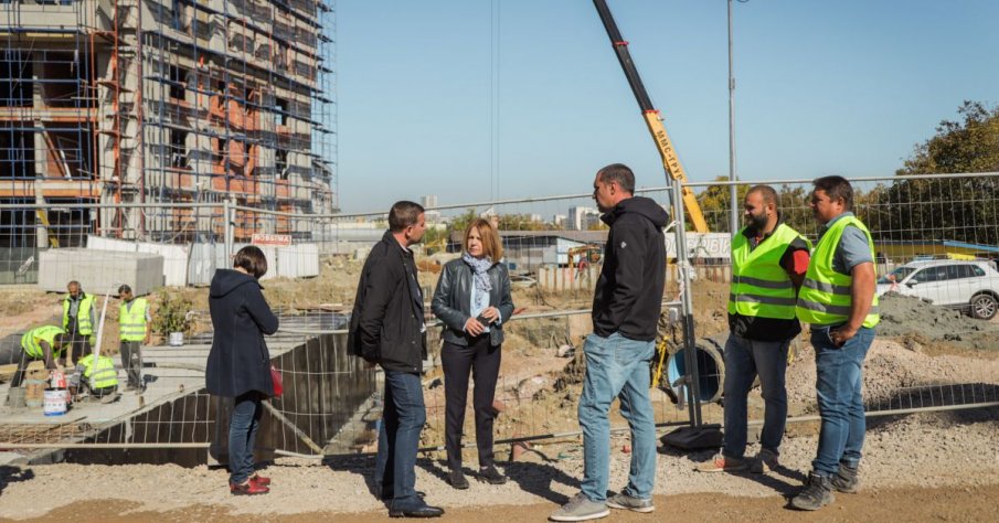 Фандъкова провери строителните дейности по изграждане на ул. Филип Кутев
