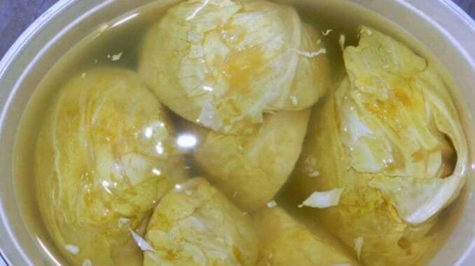 Вредно ли е киселото зеле