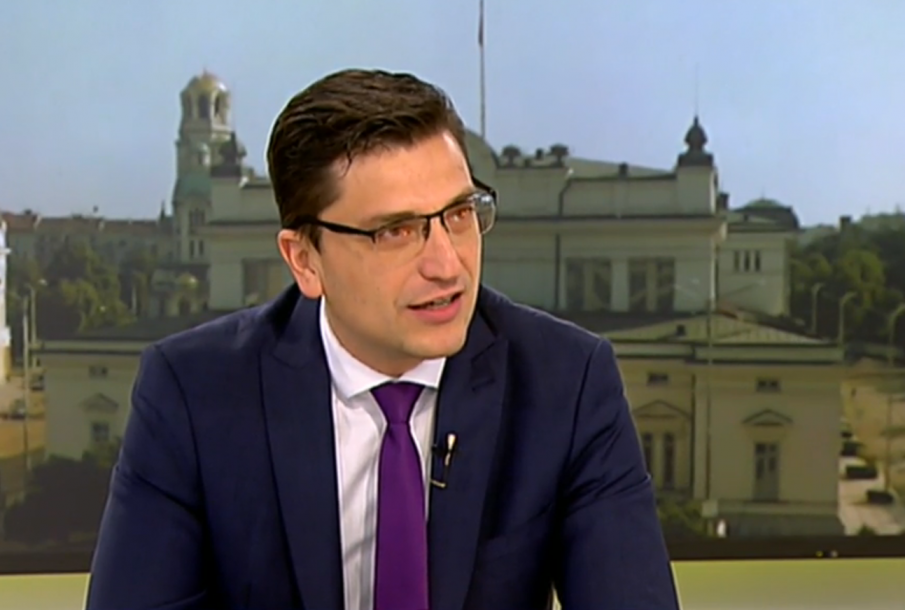 Венко Сабрутев: Предишните председатели на НС се избираха с театър, сега статуквото все повече губи позиции