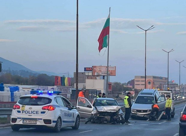 Верижна катастрофа затапи Околовръстното шосе на София