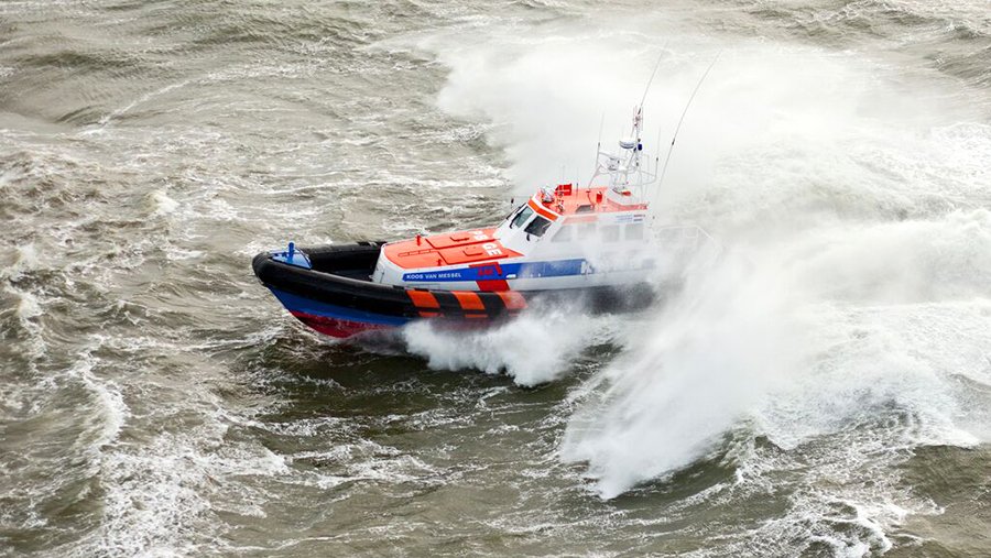 Двама загинаха, а дете е в неизвестност след сблъсък на две лодки край Нидерландия