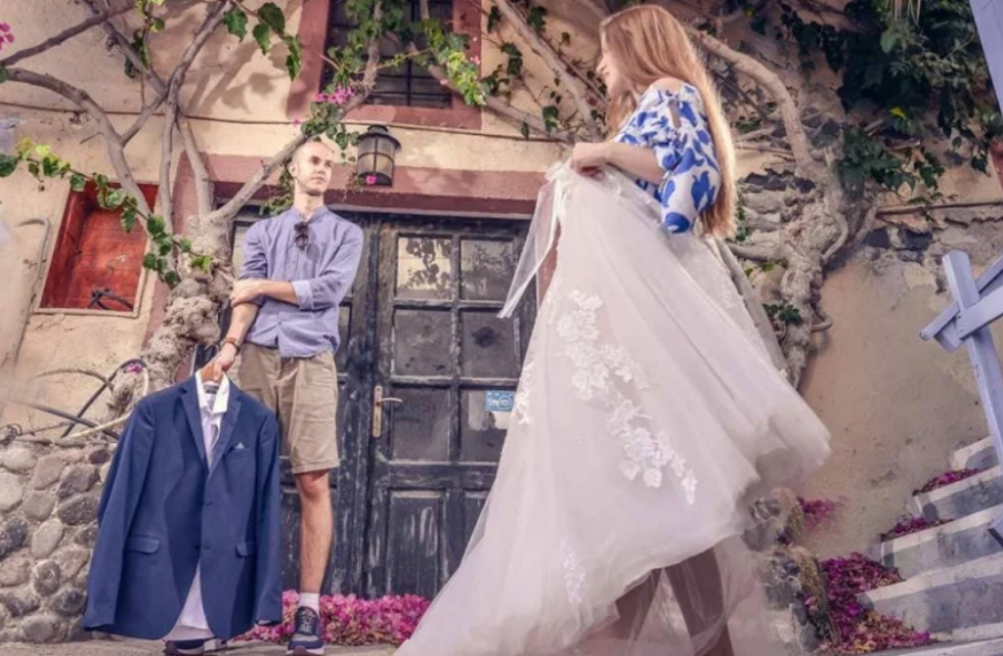 Син на прочут наш лекар със сватбена фотосесия в Санторини (СНИМКИ)