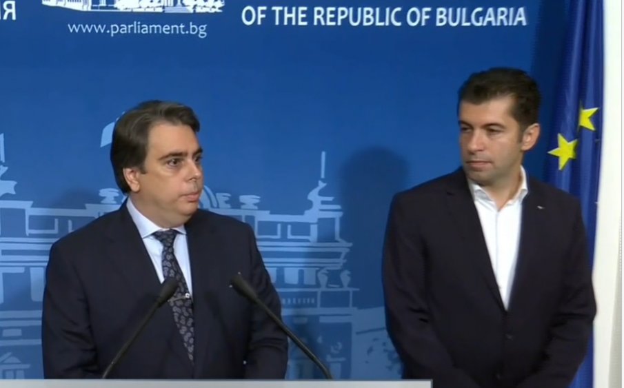 ПЪРВО В ПИК TV! Киро и Асен проговарят за невиждания хаос в парламента - канят на публични консултации лидерите на другите партии (ОБНОВЕНА/ВИДЕО)