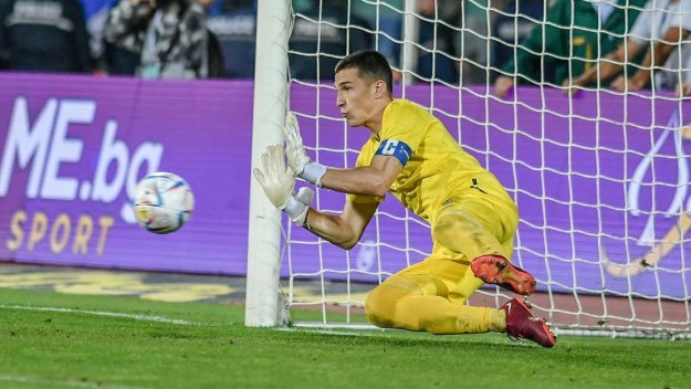 Хвалят вратаря на Левски в Европа