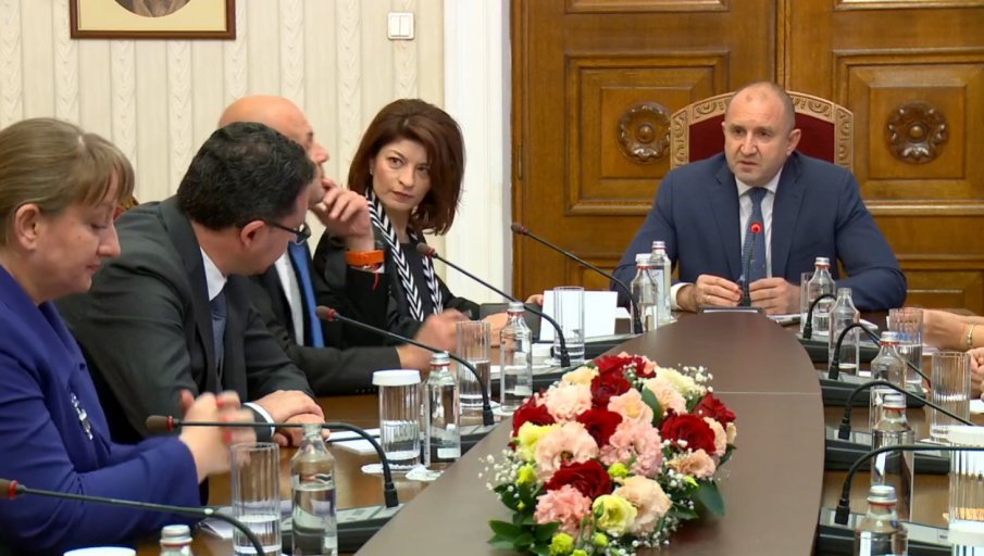 ГОРЕЩО В ПИК TV! Радев смъмри ГЕРБ за оръжието за Украйна (ОБНОВЕНА/ВИДЕО)