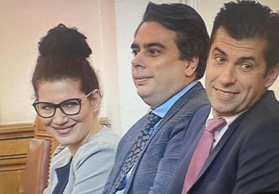 ИЗВЪНРЕДНО! Социолози: Кирил и Асен повтарят съдбата на Слави. При нов вот ПП пада с 10% ИЗВЪНРЕДНО! Социолози: Кирил и Асен повтарят съдбата на Слави. При нов вот ПП пада с 10%