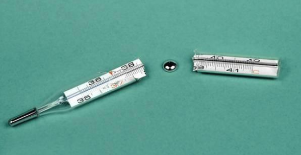 Защо в термометрите се използва живак?