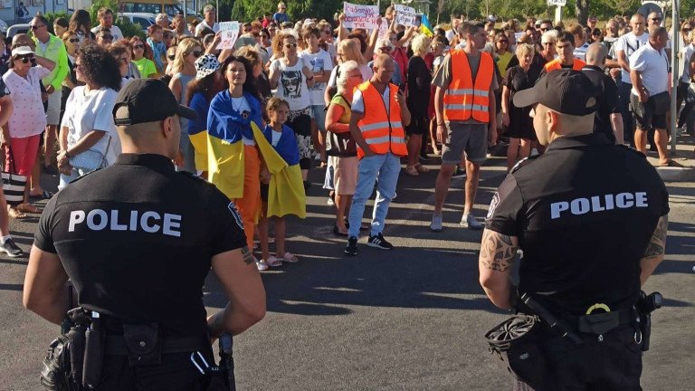 Приключва Програмата за подпомагане на украинци, готвят голям протест в Слънчев бряг