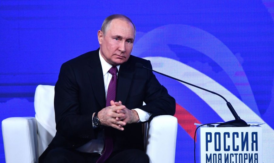 Майки на руски военни питат Путин: Вие мъж ли сте (ВИДЕО)