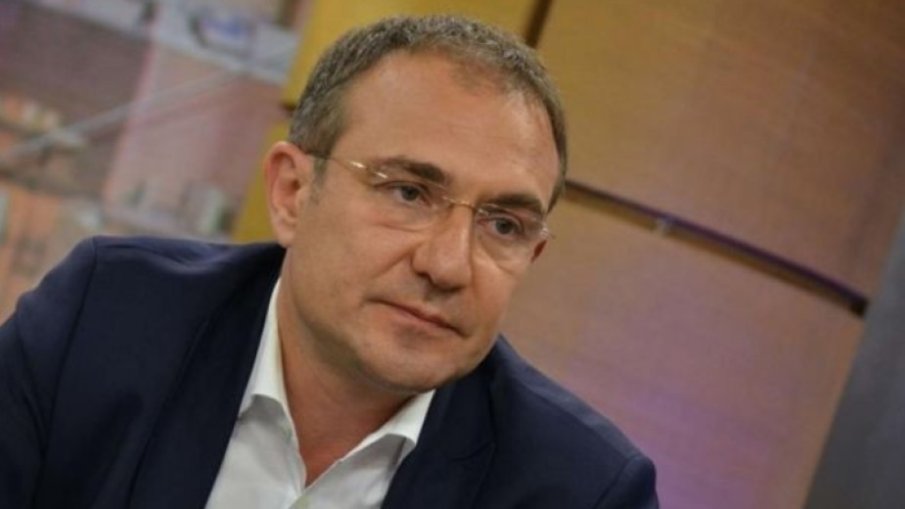 Социалистът Гуцанов: Даването на оръжия на Украйна минава всички граници Социалистът Гуцанов: Даването на оръжия на Украйна минава всички граници