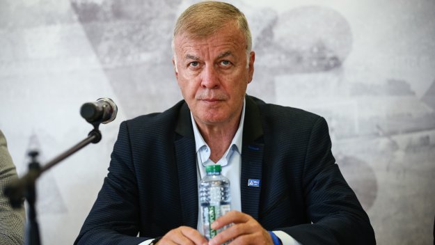 ВОЙНАТА СЕ РАЗГАРЯ: Левски се отрече от Боби, ще подкрепи Лъчо Танев за бос на БФС