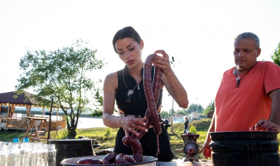 Вижте какво се случи с Аксения във Фермата